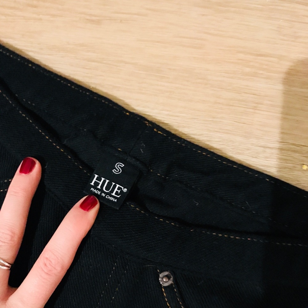 CLOSET CLEAR OUT Hue black Jean leggings. EUC.